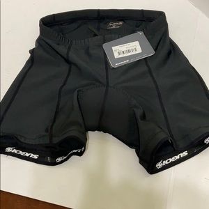 Sugoi women’s bike Shorts NWT medium